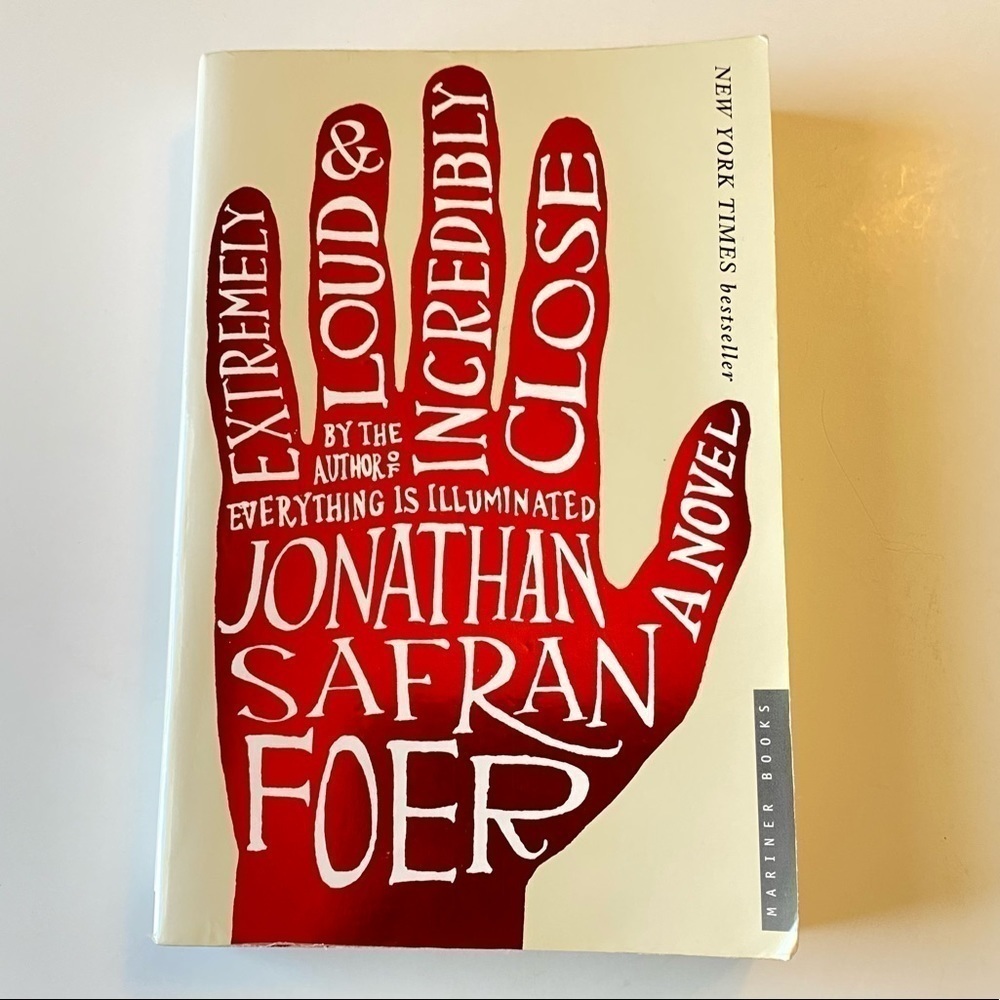 𝅺EXTREMELY Loud and Incredibly Close book 2005​​​​